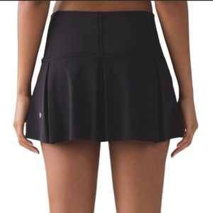 Lululemon lost in pace black skirt